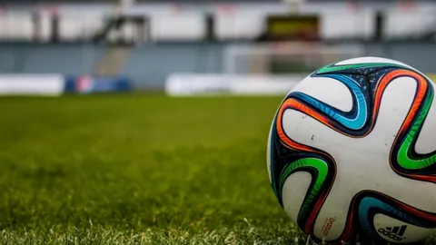 药企竞技梦碎，欧冠提前告别，杯赛惨遭溃败，往日神话不复存在！